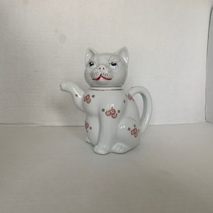 Vintage Cat Teapot, Red Flowers Cat Teapot, Ceramic Cat Shaped Teapot with Red Flower Bursts with Gold Accent, Small Cat Teapot, Cat Teapot