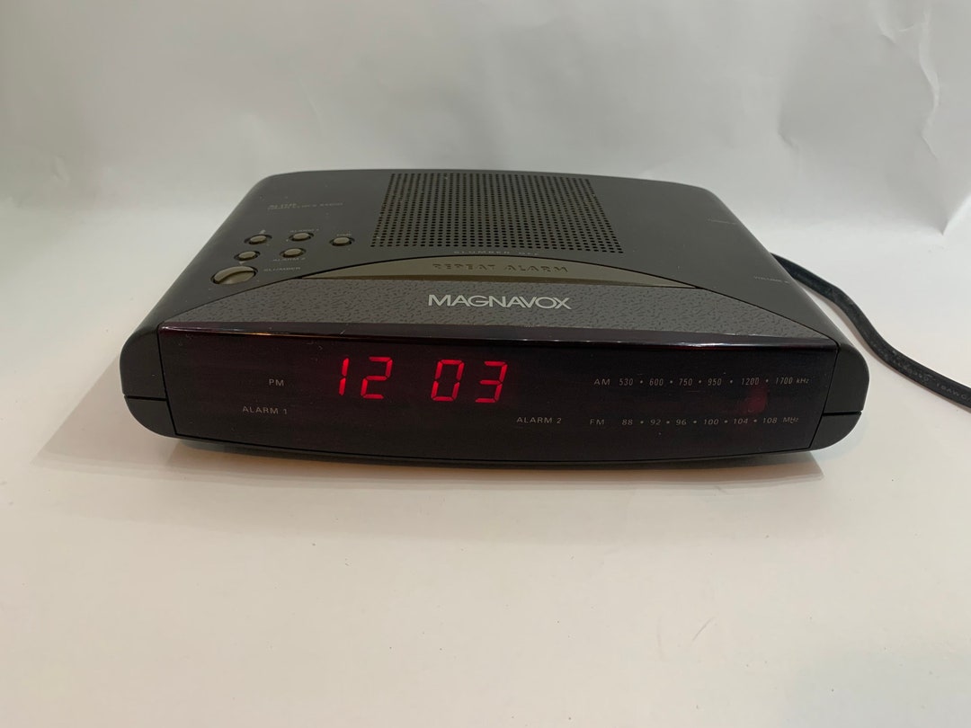 Magnavox AJ3240 Alarm Clock Radio, 2 Alarm Buzz and Radio, Vintage