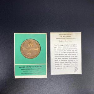 Moeda comemorativa do voo inaugural do 747 Astroliner da American Airlines cunhada pela Franklin Mint, moeda 747 AA Bronze/Proof/SCI-6 e cartão de informações