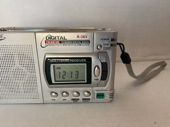 Radio vintage M-Zone digitale a 10 bande, mini radio ad alta sensibilità  con sveglia, modello MZone R363, ricevitore multibanda, mini radio portatile  -  Italia