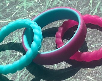 Reversible Silicone Ring Set, stackable, water proof, wedding, eco friendly, non-toxic, medical grade, and a lot more while being trendy