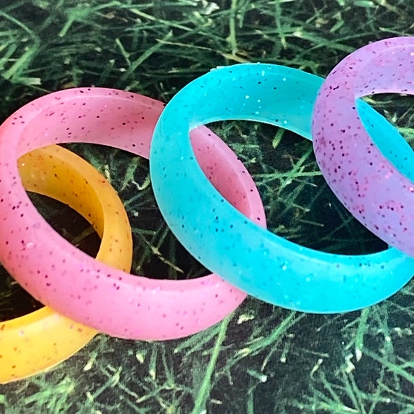 Sparkling Silicone Rings, water proof, wedding, eco friendly, non-toxic, medical grade, and a lot more while being trendy