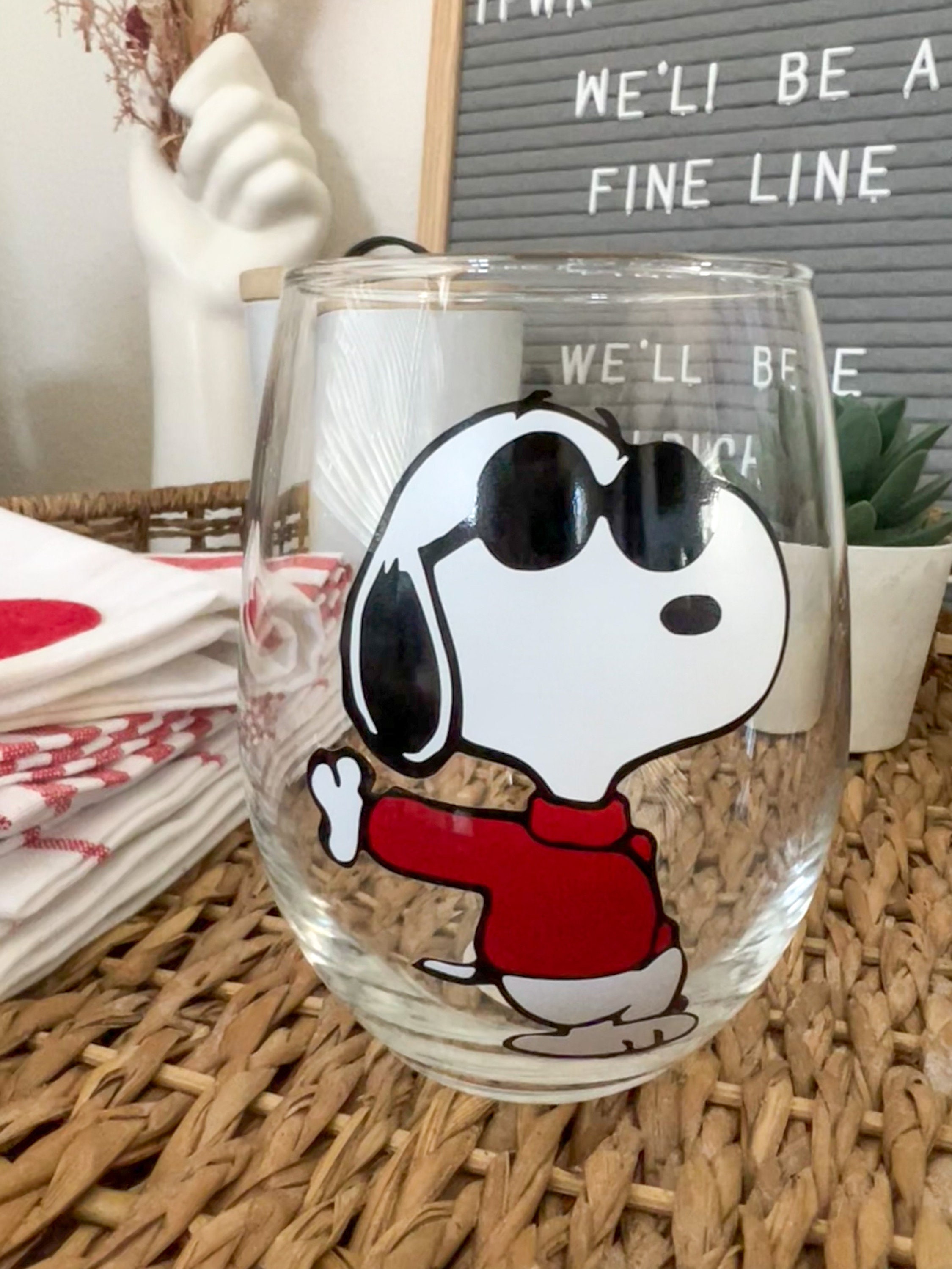 Snoopy Peanuts Love ❤️ Curved Wine Glass Cup Set 2 Stemless
