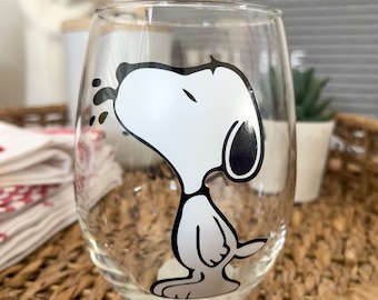 Snoopy Wine Glass, Custom Snoopy Cup, Personalized Snoopy Drinkware