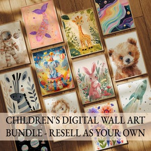 Puede incluir: Una colección de impresiones de arte mural digital para niños enmarcadas. Las impresiones presentan ilustraciones en acuarela de un astronauta, un pez, una jirafa, un oso, una cebra, un elefante, un conejo, un león, un cohete y flores. El texto dice "CHILDREN'S DIGITAL WALL ART BUNDLE - RESELL AS YOUR OWN."