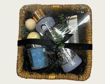 Relaxation Gift Basket | Spa Set with Water Bottle & Bath Bombs