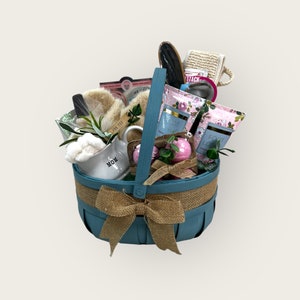 Spa Gift Basket| Self-Care Gift Basket | Gift Basket for Her | Luxury Spa Basket |Deluxe Spa Basket | Mother&#39;s Day Gift Basket