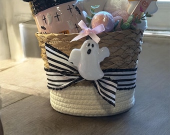 Halloween Self-Care Gift Basket | Ghost Headband, Bath Bombs & More