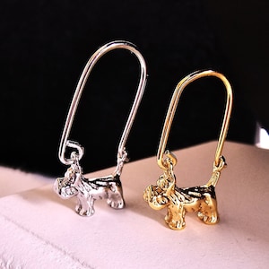 Boucles d'oreilles Huggie Hoop chien en or 14 carats or 14 carats, cadeau bijoux, créoles uniques, cadeau en argent pour enfants, boucles d'oreilles animaux originaux, pendentif