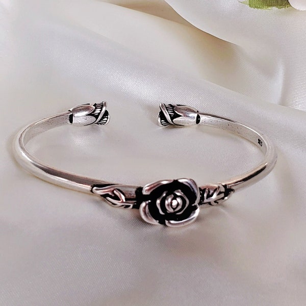 Rose buds Floral textured 925 Sterling silver adjustable bracelet,textured cuff bangle,rose flower bangle bracelet,unique vintage,gift