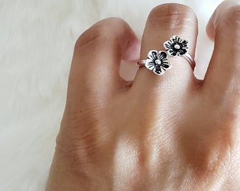 925 Sterling silver ring,adjustable ring,oxidised ring,blackened silver ring,floral ring,nature ring,statement ring,stackable ring,Gift,wrap
