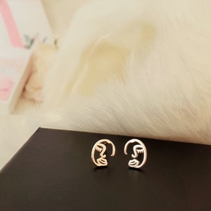 Hollow Face oorbelstekers 925 sterlingzilver, pushback zilveren studs, sierlijke oorbellen, eigenzinnige oorbellen, cadeau, kinderen, zilveren studs, kleine oorbellen