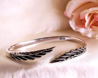 Angel shop feather bangle
