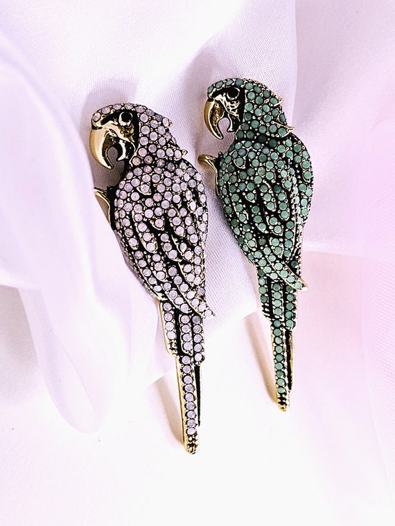 Quirky brooches shop