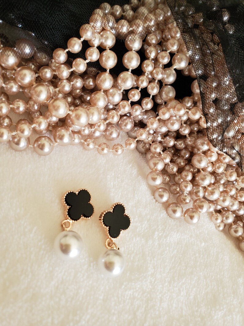 dangling four leaf clover earrings quatrefoil black onyx clover jewellery Ivory white pearl earrings gold plated pearl earrings PR03