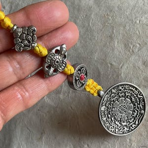 Ghandhanra bouddhiste tibétain vintage réversible avec amulette protectrice d&#39;astrologie bouddhiste, miroir melong suspendu, thokcha, himalayen