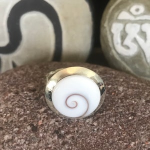 Adjustable Pure 925 Sterling Silver Ring w/ White Conch Shell Shiva Eye
