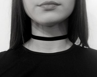 Black velvet choker necklace, 80's choker