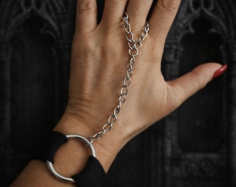 Gothic Slave Bracelet with Chain Ring – Adjustable Elastic Wrist Jewelry