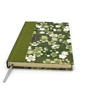 Chiyogami notebook DIN A5/ A6 *Cherry blossoms on green* image 2