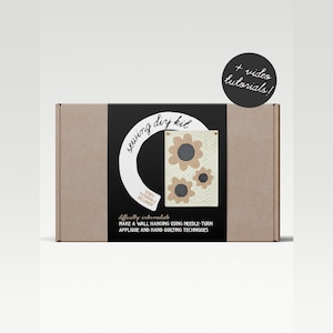 Simple Flowers Sewing and Quilting DIY Kit, Adult Craft Kit, Gift for Crafters, Quilted Wall Hanging