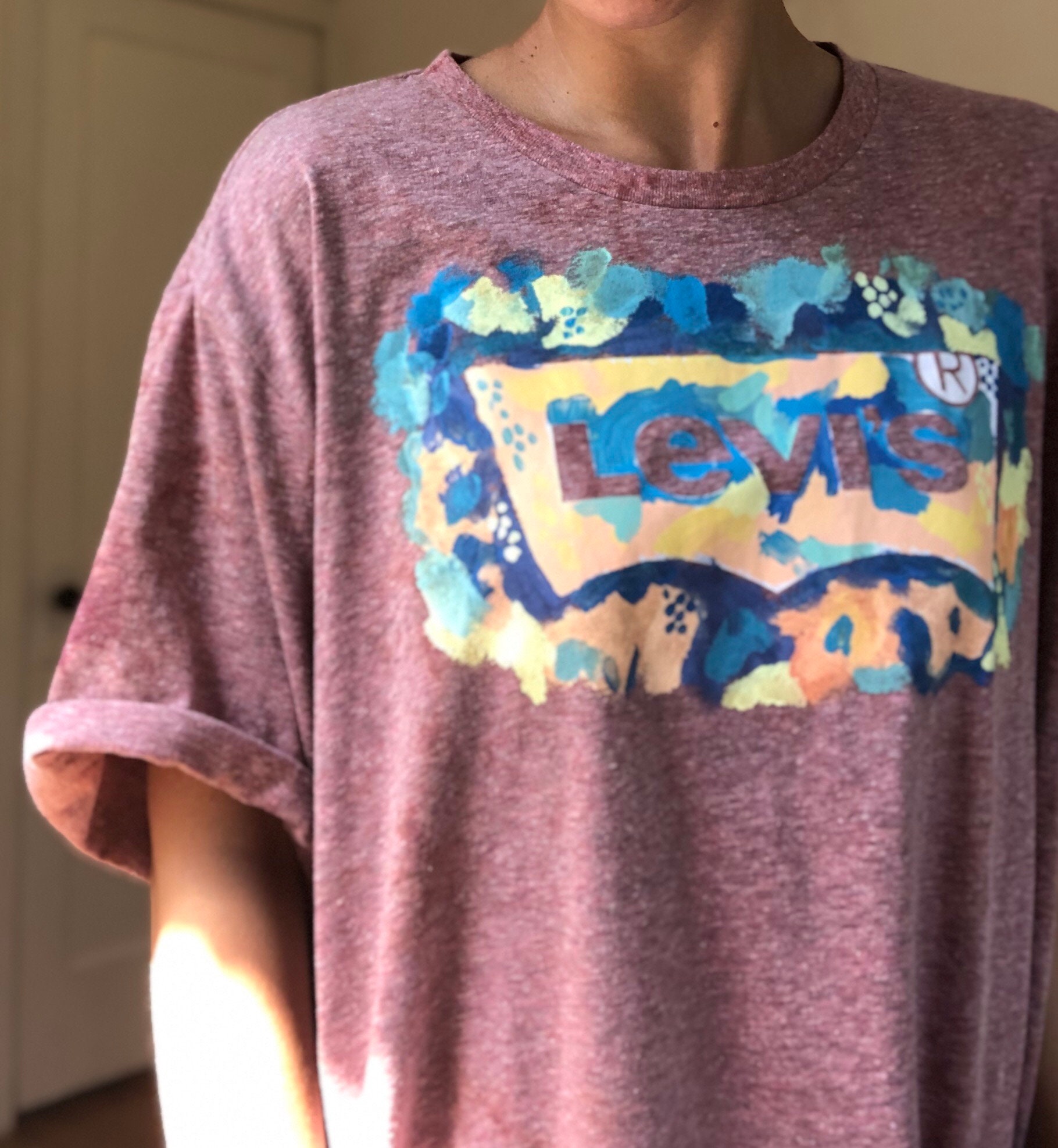 CUSTOM LEVIS TEE hand-painted in pastels colors. Order | Etsy