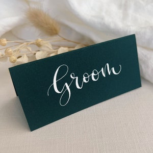 Cartões de lugar de casamento / Caligrafia manuscrita Nomes de lugar de casamento / Cartão de lugar verde escuro
