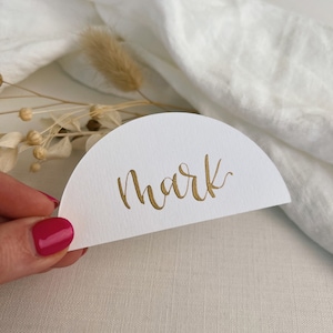 Marque-places blancs en forme d'arc/noms de lieux de mariage/marques de lieux calligraphie/écriture manuscrite