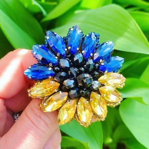 Ukraine shops, Blue and yellow jewelry,Made in Ukraine,ukraine brooch,Ukraine flag,Flower brooch,Stand with Ukraine,Pin Ukraine,gift from UA