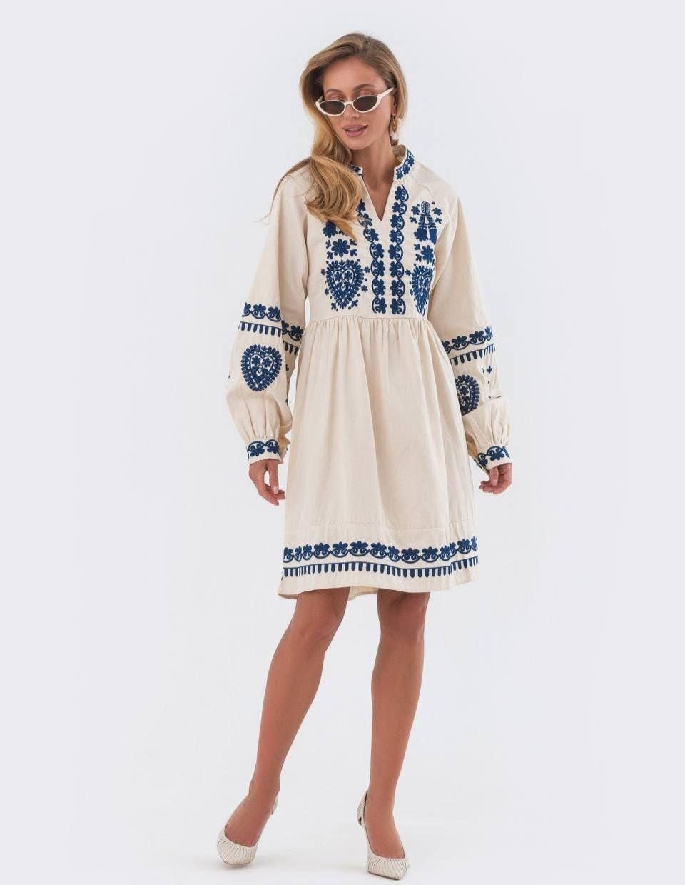 Embroidered dress,Vishivanka dress, White Ukraine dress,national Ukraine clothing,Ukraine gift,Ukraine embroidered dress,vishivanka