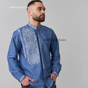 ウクライナの刺繍入り男性用ヴィシヴァンカ、男性用Tシャツ