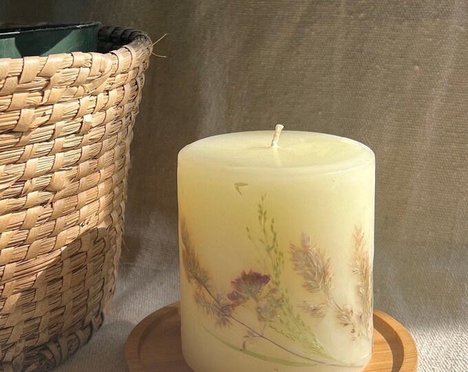 Candle With Wild Grasses, Farmhouse Style, Vanilla Candle, Pressed