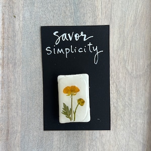 Real flower clay magnets, minimalist hostess gift, botanical decor, Nature lover, eco friendly   gift, pressed flowers