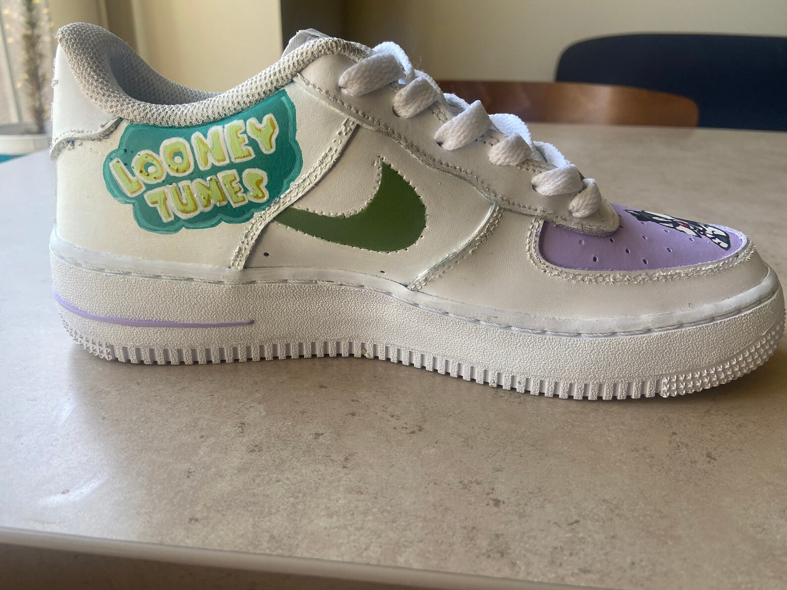 af 1 looney tunes