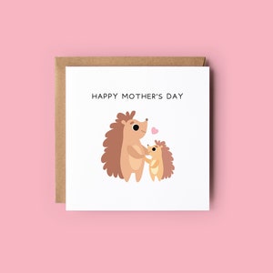 Carte de fête des mères hérisson / / Conception mignonne de hérisson de bébé de maman, conception de hérisson de bande dessinée, illustration simple de hérisson