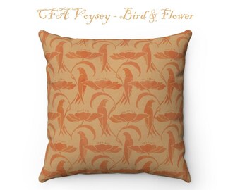 Cuscino con fiori e uccelli / CFA Voysey / Stile Arts and Crafts / Natura