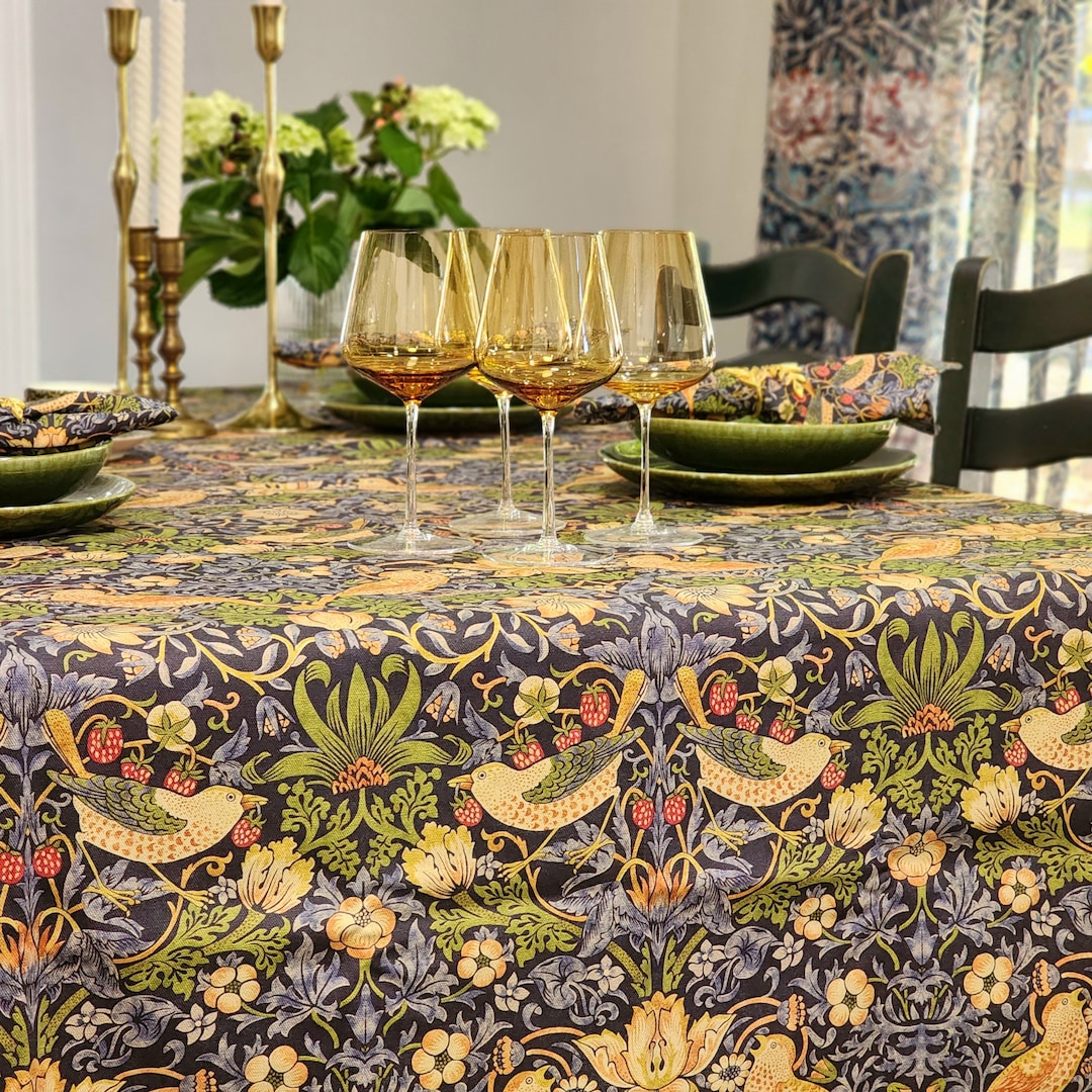 William Morris Strawberry Thief Tablecloth: Arts & Crafts Floral