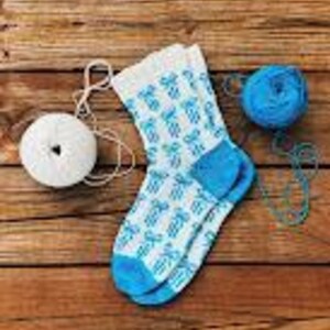 DIGITAL ITEM: Bow Socks Knitting Pattern Two-Color Colorwork (Digital Download) image 5