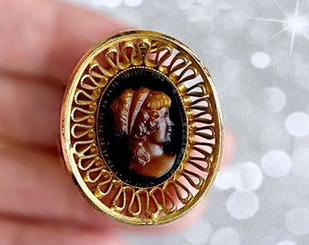 Vintage Goddess Nyx Intaglio Cameo Pendant Gold Tone Wrapped, 1950s, Old Fashion Cut Cameo Mid Century Modern