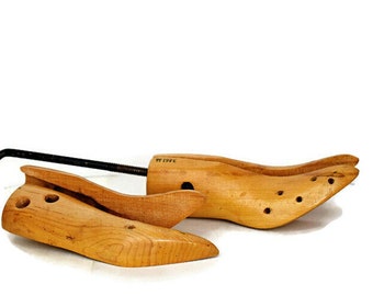 Vintage Wooden Shoe Tree, Shoe Stretcher, Shoemaker Shoe Prop Collectible