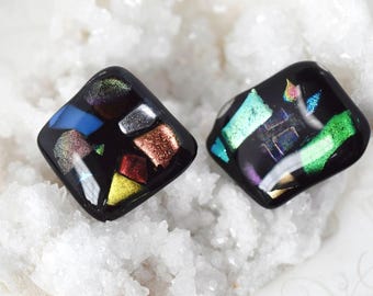 Cabujones de vidrio vintage con lámina de arcoíris negra: Cuentas de confeti abstractas