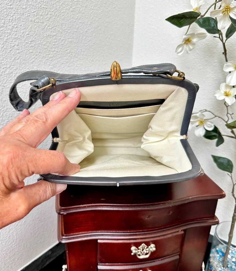 Bolso de mano vintage de cuero de los años 50 con asa superior: bolso gris de mediados de siglo, Berna de California imagen 2