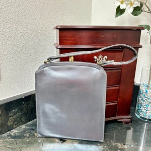 Bolso de mano vintage de cuero de los años 50 con asa superior: bolso gris de mediados de siglo, Berna de California imagen 7