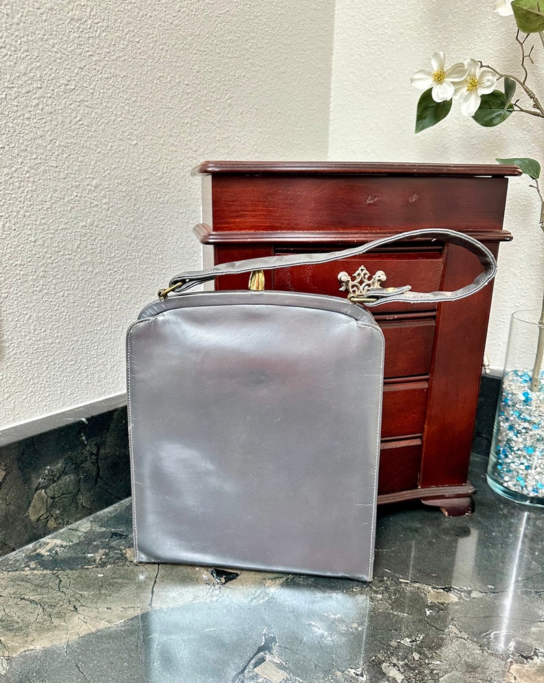 Bolso de mano vintage de cuero de los años 50 con asa superior: bolso gris de mediados de siglo, Berna de California imagen 7