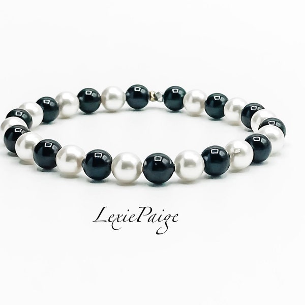 6mm  Pearl Stretch Bracelet  6mm / Black / White / Made With Premium Crystal Pearls **FREE SHIPPING** LexiePaige Jewelry