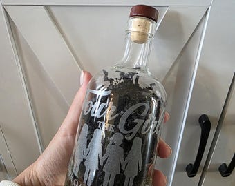 Monogrammed Glass Bottle (375 ml): Engraved Bridal Party Gift