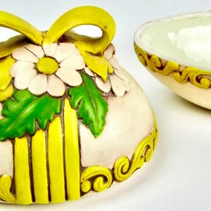 Ceramic Daisy Easter Egg- 6.5&quot; Vintage Hand Painted Covered Candy Dish Bowl w/ Bow & Glazed Inside- EXCELLENT!