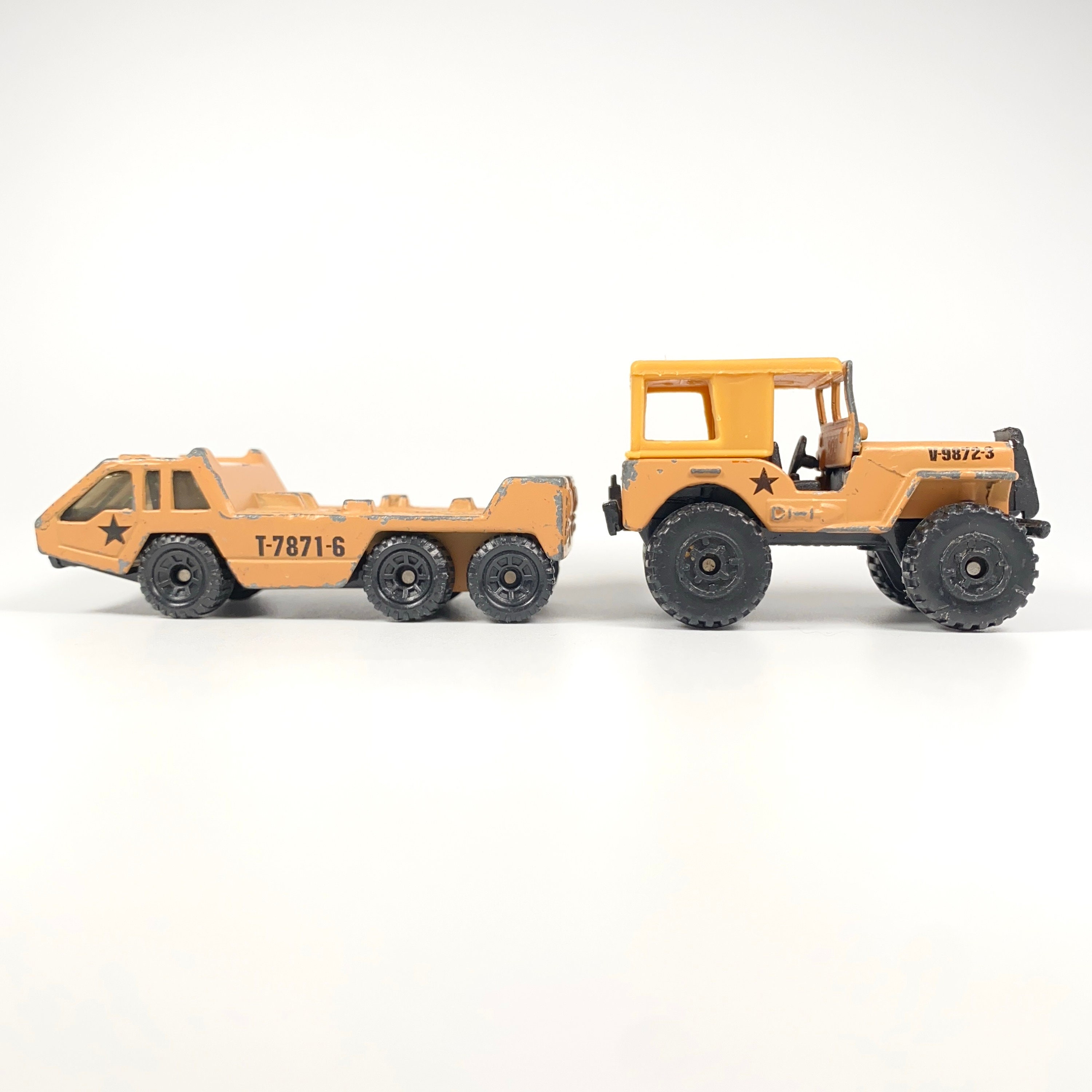 Vintage Matchbox Military Tan Army Lot of 2- 1981 Jeep 4x4 V-9872