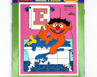Quebra-cabeça de madeira com bandeja e moldura dos Muppets da Vila Sésamo, banheira Ernie Playskool vintage dos anos 70 - Completo com borda de embalagem externa rara! 1979