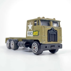 Vintage Action Military #818 Green 2.75&quot; US Army Truck #2 Diecast Toy 690 A10 - Hong Kong